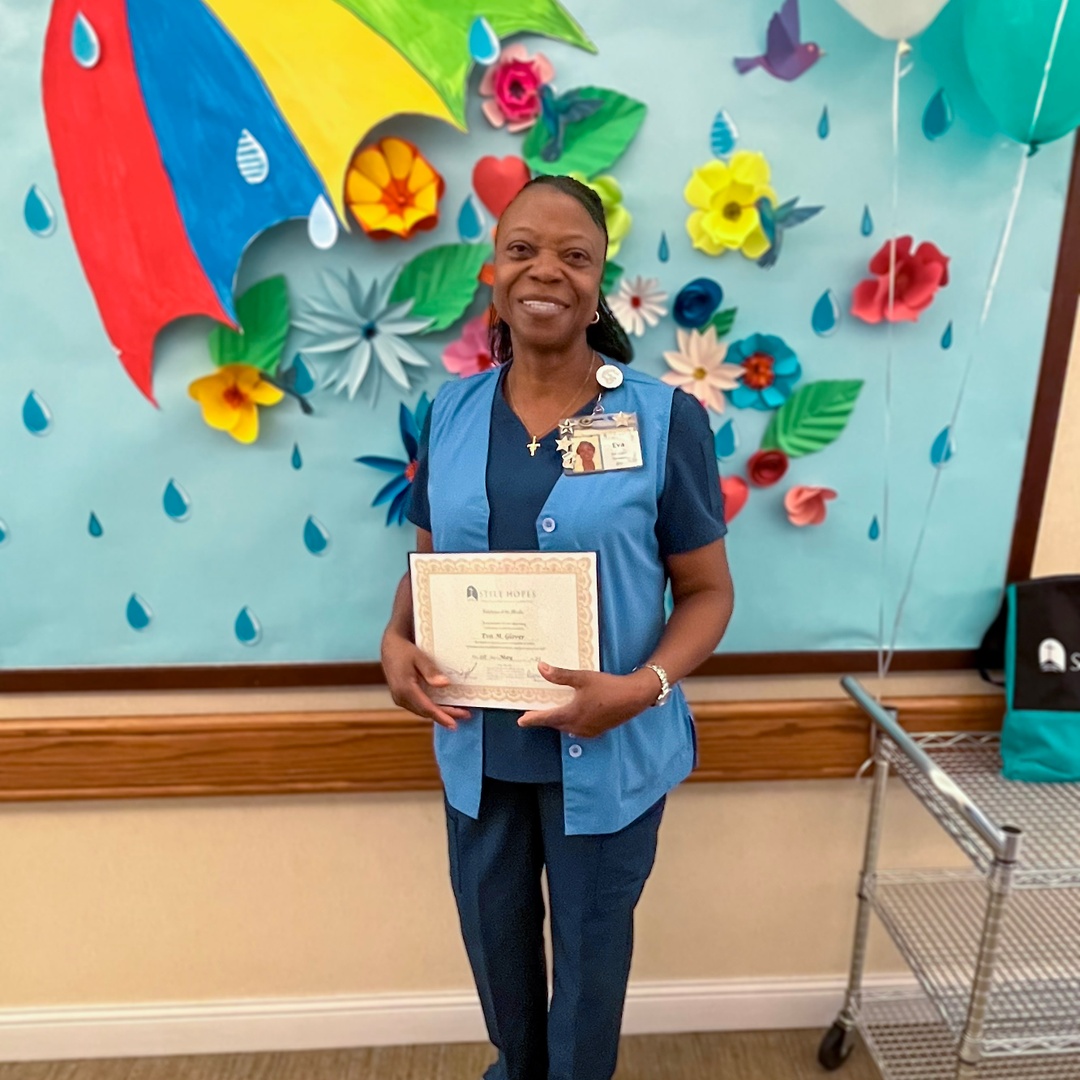 StillHopes's tweet photo. We are so excited to introduce Eva Glover, our May #EmployeeoftheMonth ! Eva has served our Rose Gardens memory support neighborhood for over 23 wonderful years. We are so happy she is a part of the #StillHopes family. Congratulations, Eva! #StillHopesSpotlight https://t.co/fmu2Auhtxl