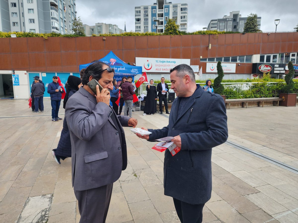 BasaksehirMhp's tweet photo. 📍Başak Pazar Başakşehirlilerle buluşmaya devam ediyoruz.

@sertel_selim @_MHPistanbul_ https://t.co/zI9AtPr95q