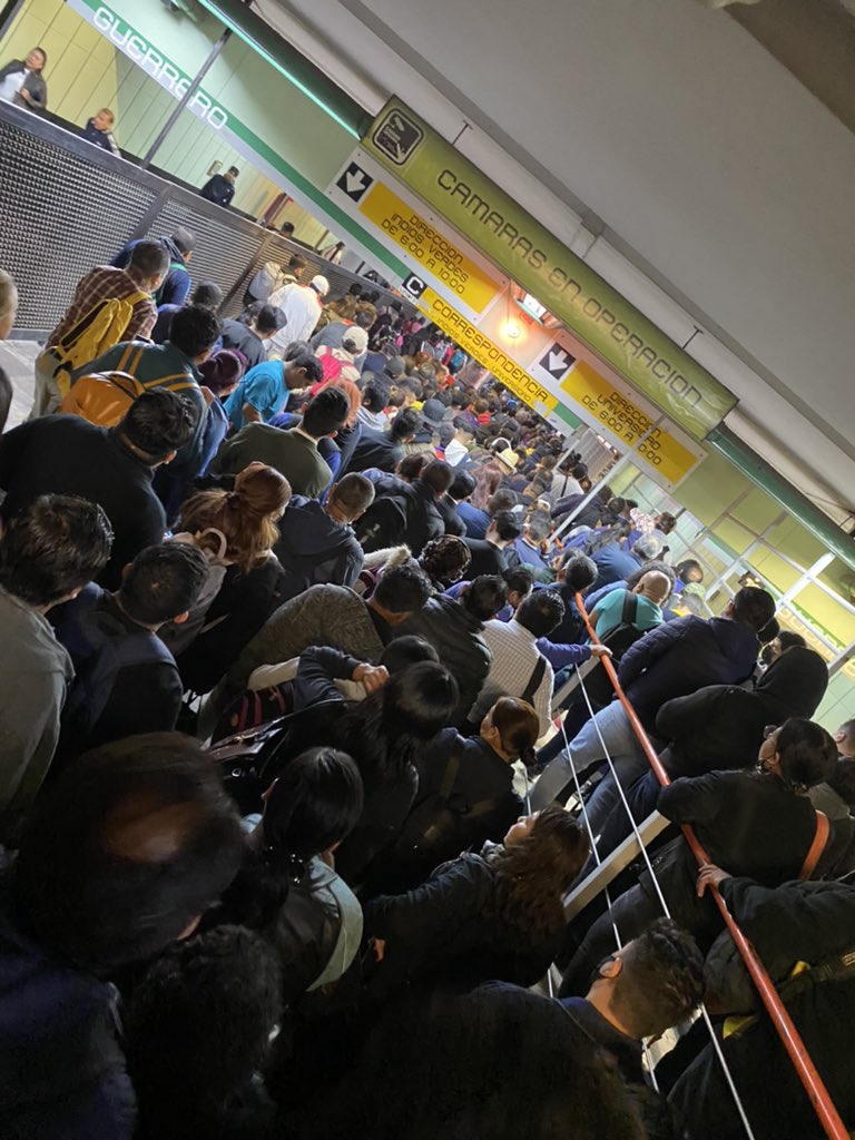 Arthurmonkey25's tweet photo. @MetroCDMX Mentiras son todas mentiras !!!! 😂😂😂 https://t.co/EvRLF6biXI
