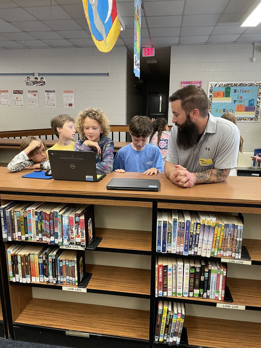 Susan Merrell 🟧 tweet media