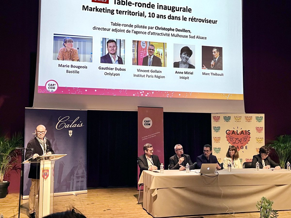 YvesCharmont's tweet image. Lancement des 10e Rencontres #markterr @villedecalais avec cette décade vue par ⁦@AnneMiriel⁩ ⁦@VincentGollain⁩ ⁦@marcthebault⁩ ⁦@MarieBougeois⁩ ⁦@OnlyLyon⁩ #capcom23 #compublique