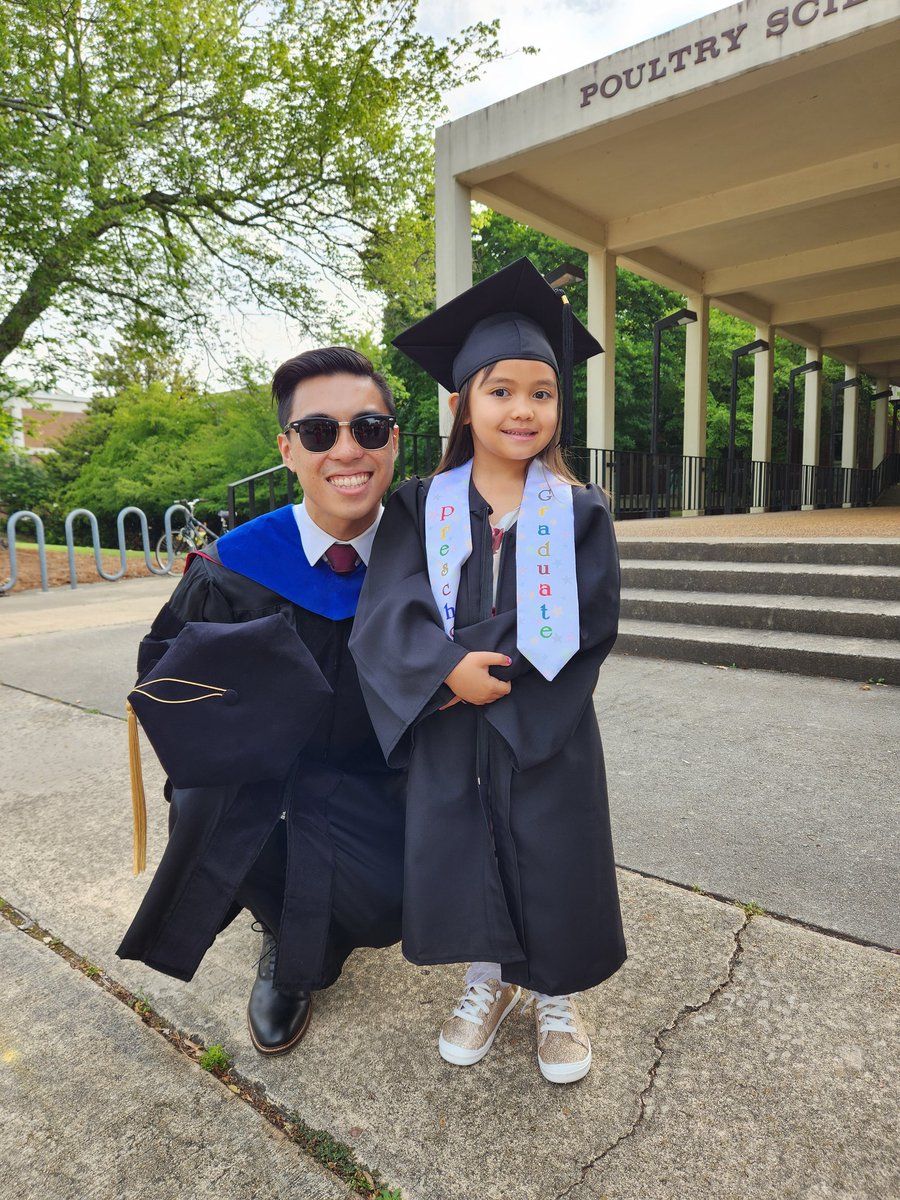 peruvianpipette's tweet photo. Congrats Dr. Alcala!!!! 🤗💖🎉🥹🫶#UGAgrad @AaronEvoDevo https://t.co/XaJc3IhOQ6