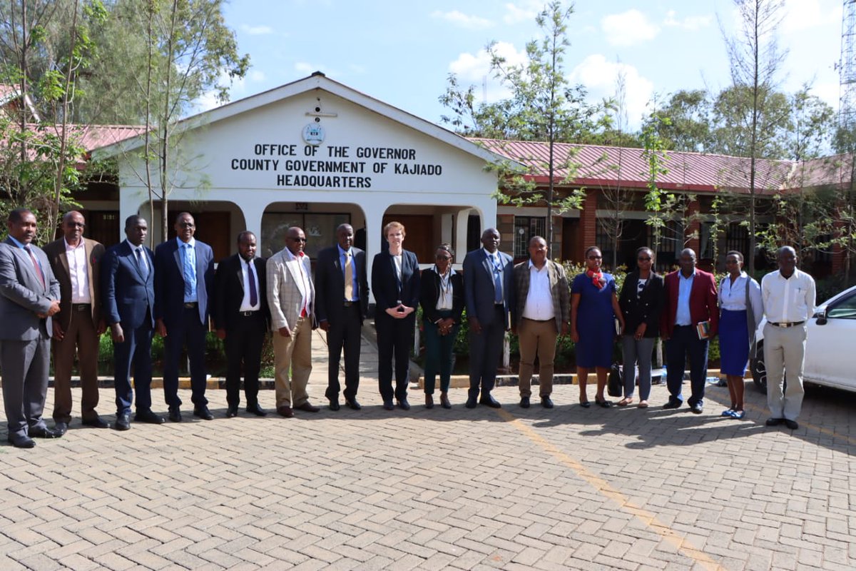 OloolaiserWSC's tweet photo. The CEO WASREB, German Bank KFW,  Ministry of Water, the CEO Athi Water Works Development Agency paid a courtesy to the Governor kajiado County H. E Joseph Ole Lenku, to enforce good governance of water service providers in the county. Present was the MD and BOD Oloolaiser Water https://t.co/kgzAXkvnl3