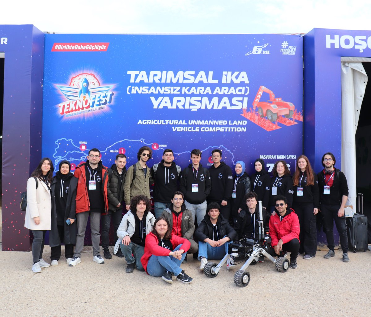 Yıldız Rover takımı olarak katılmakta olduğumuz Türkiye’de düzenlenen TEKNOFEST yarışmasında Tarımsal İnsansız Kara Aracı kategorisinde 2023 dönemi için de yarışarak sahada yerimizi bu sene de aldık.

#TEKNOFEST #T3 #tarımsalinsansızkaraaracı #ika  #YTÜ