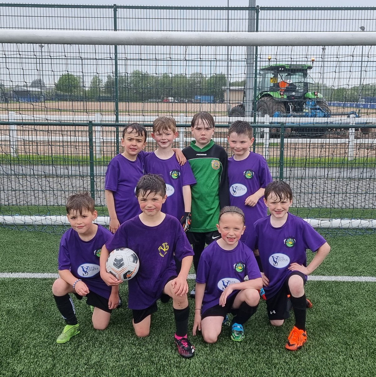Our Yr 2 footballers (a little wet) after their exploits in the finals ⁦at Finch Farm yesterday. ⁦<a href="/Everton/">Everton</a>⁩ ⁦<a href="/TheEPortSSP/">The Ellesmere Port SSP</a>⁩ #grassrootsfootball ⚽️⚽️⚽️