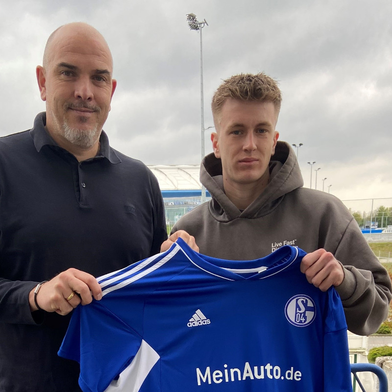 knappenschmiede's tweet photo. ℹ️ #U23: Neuzugang, Verlängerung und Abgang
🆕 Paul #Pöpperl kommt vom TSV Steinbach II, ✔️ Marouane #Balouk verlängert und 👋 Rufat #Dadashov verlässt den S04 in Richtung Berlin
Alle Informationen auf 🔗 https://t.co/YVtSKOe4RS! ⤵️
#schmiede | 🔵⚪ | #S04