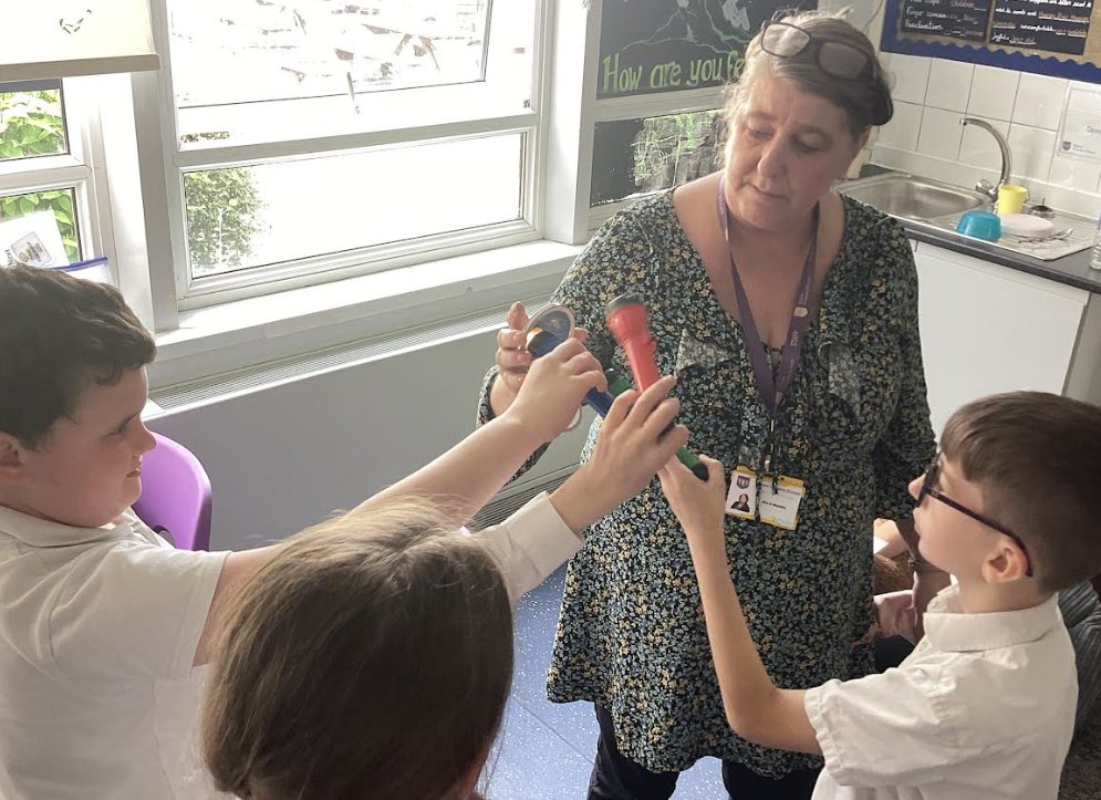 In science we have been learning about light sources and reflective light! <a href="/IPAT_Edu/">The Inspire Partnership</a> <a href="/EEC_Elaine/">Elaine Education Centre</a> <a href="/PrimaryElaine/">Elaine Primary</a>