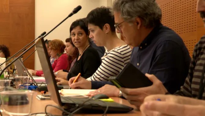 3CatInfo's tweet photo. Mestres i professors no hauran d'anar a preparar el curs ni aquest juliol ni el de l'any vinent https://t.co/BO44ArTnJq https://t.co/tXu8gXtUTV