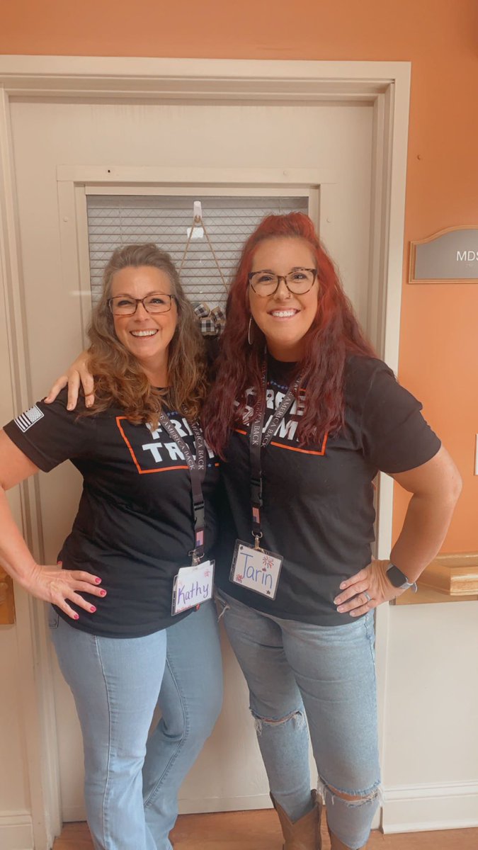 TarinRose's tweet photo. Twin Day! #BringBackDonaldTrump #FreeTrump #Trump2024 @KathyJohnsonWe1 #HealthCareHeroes #UnvaxxUnapologetic https://t.co/Oyk6FrpYFJ