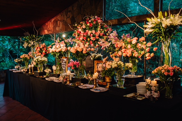 SanCasona's tweet photo. ¡Hola! No lo dudes más y elige la mantelería negra para tu boda en Casona San Jose. ¡Te garantizamos una decoración elegante, sofisticada y con un toque de distinción! https://t.co/WjQkbWd23h