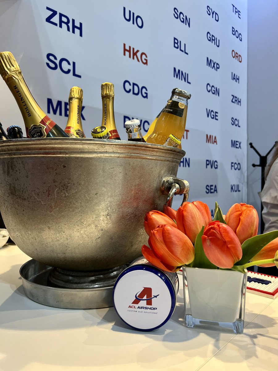 ACLAirshop's tweet photo. Time for #HappyHour
Swing by the stand for a glass of Champagne to celebrate 40 years of #CustomULDsolutions 🥂 https://t.co/XNHLYIyoqM