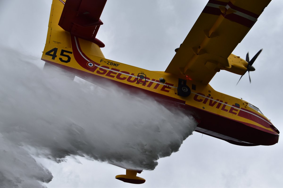 Charly552b's tweet photo. #PrépaOPS guidage aéro ABE à #Venaco, merci aux #Canadairs de la @SecCivileFrance. 👍👍 https://t.co/B6BZ6zCUhd
