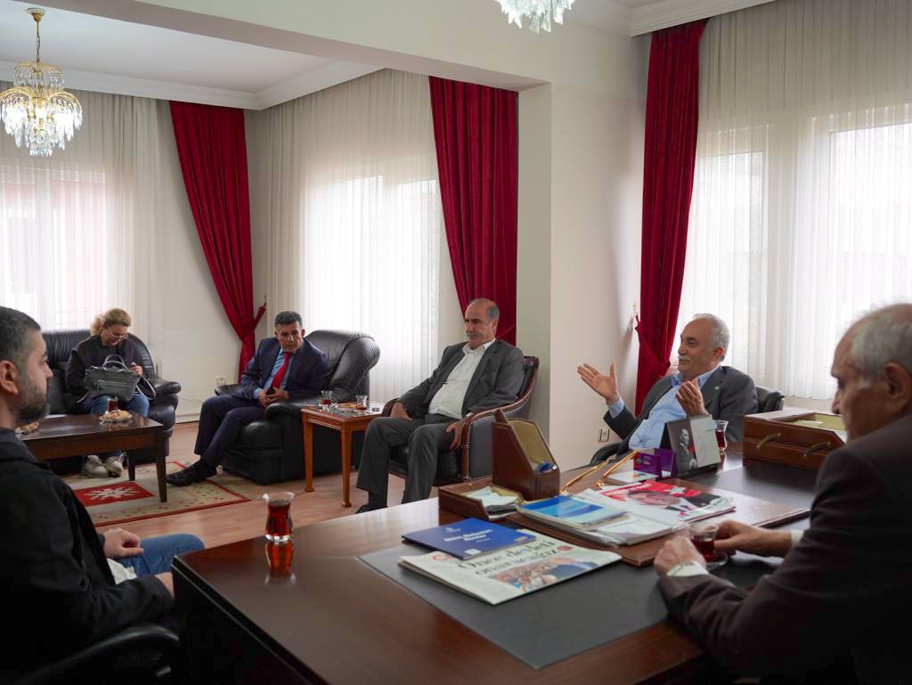 aefakibaba's tweet photo. Tunceli Dayanışma ve Kültür Vakfı Genel Merkezi’ndeyiz.

Değerli Başkan Ali Rıza Olcay ve yönetim kurulu bizleri oldukça güzel ağırladılar. Fikir alışverişi ve misafirperverlikleri için kendilerine teşekkür ederiz.
@meral_aksener 
@KoyluogluFaruk 
@iyiparti @iyipartiankara https://t.co/VKdOOFWYN7