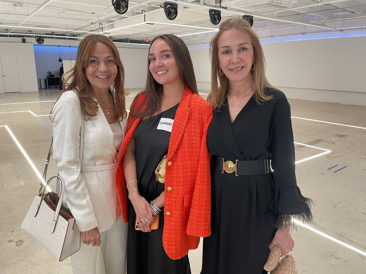 Scenes from a FANTASTIC <a href="/MasterBrokers/">Master Brokers Forum</a> Forum New Member Reception, hosted by Lofty Brickell at <a href="/YupixMeta/">YupixMetaReality</a>! New and future members mingled with current Master Brokers to learn about our organization and experience immersive "meta-reality" tours of this special project.