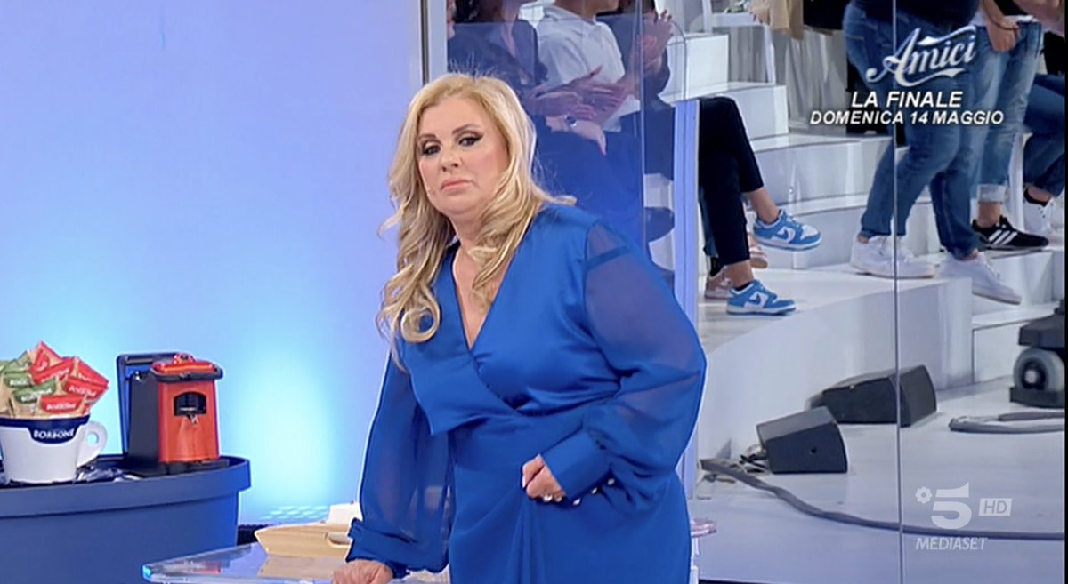 trash_italiano's tweet photo. QUESTO PROGRAMMA NON È REALE 😭 #uominiedonne https://t.co/ARV91sUB0k