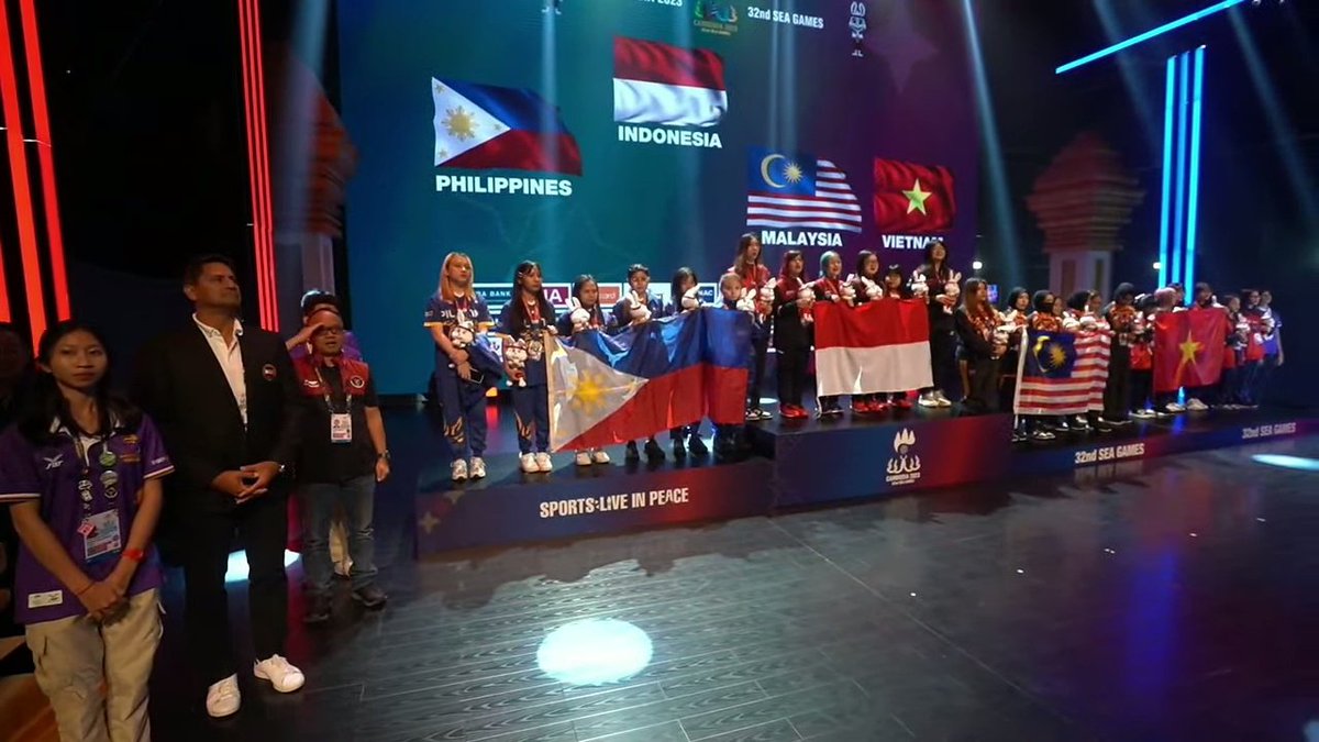48esports's tweet photo. Tim Putri Indonesia divisi Mobile Legends sudah meraih Emas perdana di SEA Games. Saatnya, tim Putra juga bisa merebutnya 💪
#SEAGames2023 #EmasUntukIndonesia #IndoPride https://t.co/bVhgxRm5kc
