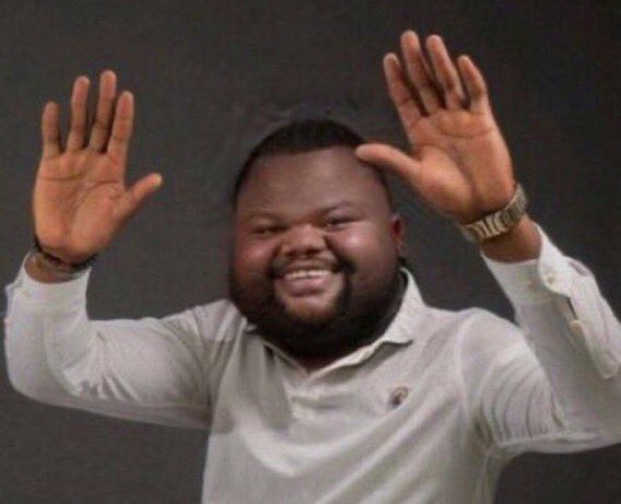 BbnBng2's tweet image. Vue qu’il aime bien se faire passer pour Taehyung, il peut aussi prendre sa place à l’armée ouuuuuu