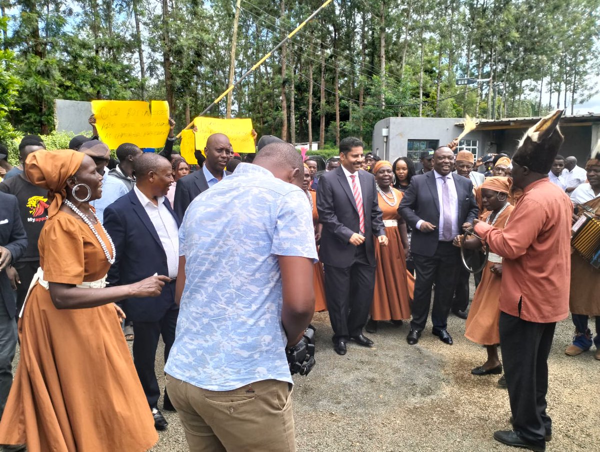 TeamNguvu's tweet photo. Chamber President @Ngatia_Richard and incoming CVP arrive in Sagana, Kirinyaga County  for  interactions with @kenya_chamber directors from Central Region.  
@Ngatia_Richard has opened an unsailable lead against his fist-timer vice. Ngatia is poised to retain his position. https://t.co/sy3DaocbEf
