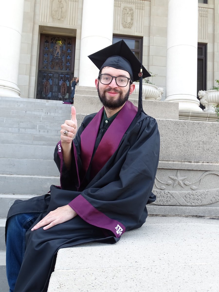aggieachieve's tweet photo. Today our seniors make history! Happy graduation day Courtney, Lexi, Matthew and Miguel! We are so proud of you! 🎓 https://t.co/zpck4utZ5f