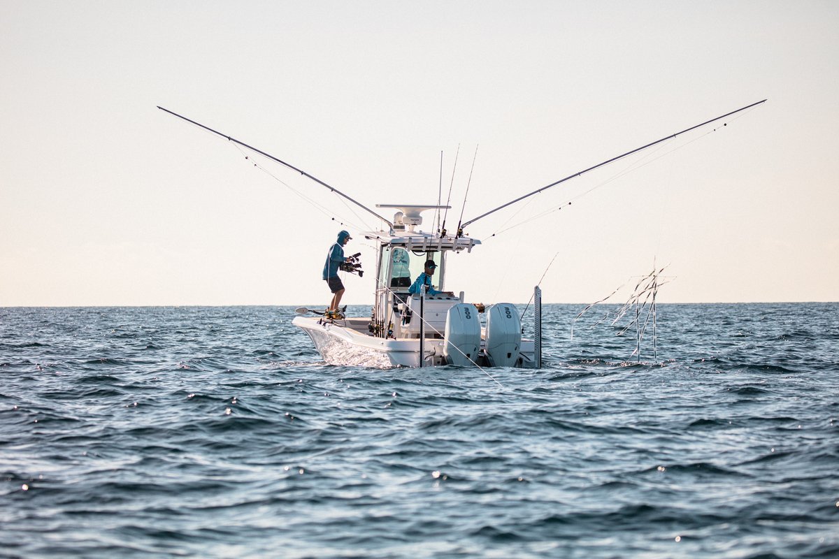 taco_marine's tweet photo. Fish like @captgeorgegozdz from Unfathomed and be prepared for any catch with the TACO GS-390 Outrigger Mounts and 18' Deluxe Aluminum Tele-Outriggers. Captain George offshore fishes from his Caymas 28 HB.
#tacomarine #caymasboats #unfathomed #outriggermounts https://t.co/34mPeYgOhf