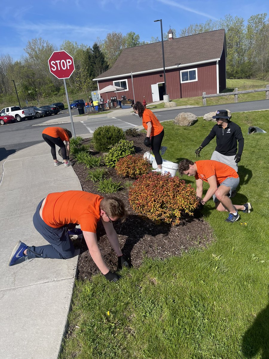 YMCARochester's tweet photo. It’s the #DayOfCaring! We’re starting out here at Schottland with @ExcellusBCBS &amp; @PwCUS working their way around! https://t.co/n3mFF6Jb3P