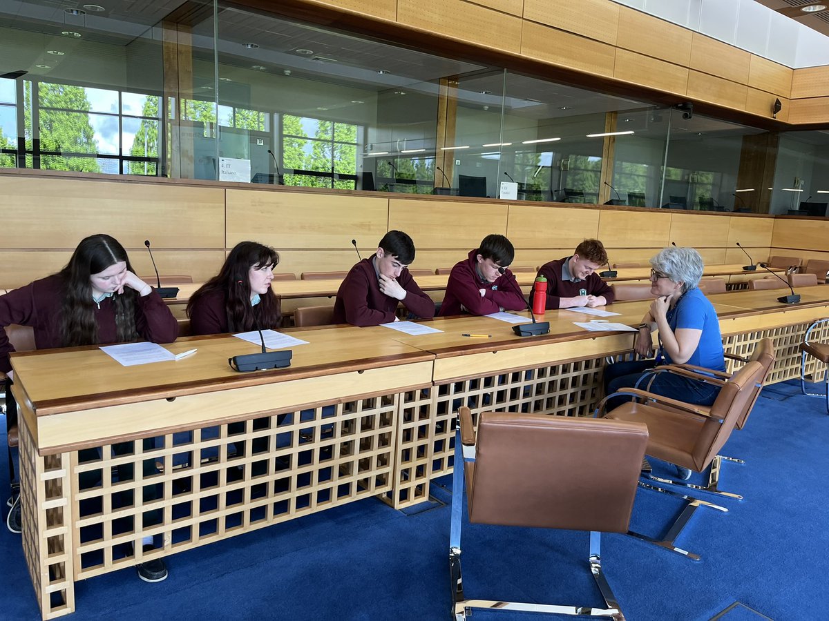 Eimear Ní Bhroin (@eimearnib) on Twitter photo A fantastic #EuropeDay2023 event organised by <a href="/EU_Health/">EU One Health</a> in Ireland & <a href="/meathcoco/">Meath County Council</a> today.
We ran three multilingual workshops for the visiting schools using five languages.
Great cooperation between the @eu_health colleagues & the Irish language translators from <a href="/translatores/">Translating for Europe</a>. A fantastic #EuropeDay2023 event organised by <a href="/EU_Health/">EU One Health</a> in Ireland & <a href="/meathcoco/">Meath County Council</a> today.
We ran three multilingual workshops for the visiting schools using five languages.
Great cooperation between the @eu_health colleagues & the Irish language translators from <a href="/translatores/">Translating for Europe</a>.