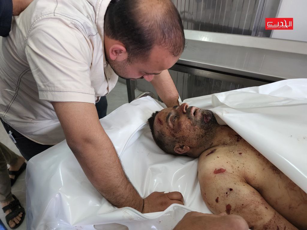 أصدقاء والدي يرتقون واحداً تلو الآخر .
أحمد أبو دقة رفيق درب والدي خالد منصور منذ بداية المشوار 💔
قلبي مش متحمل كل هادا والله .