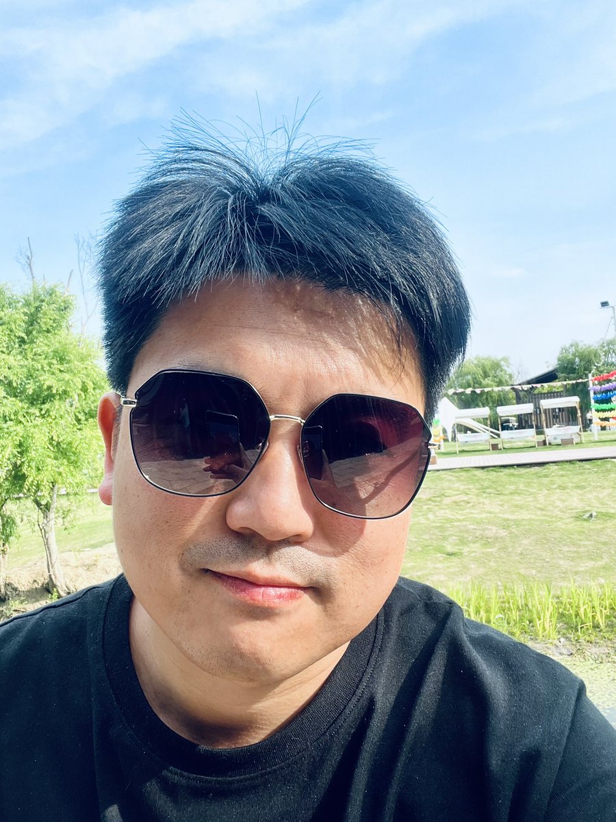 barryzhang2's tweet image. Twitter better than ever