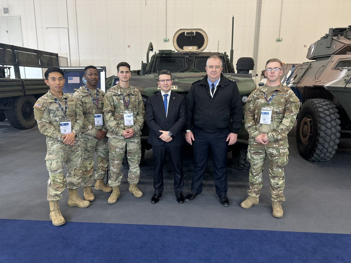 DEFEA 2023. Με τον πρόεδρο του ΔΑΑ και εκλεκτούς συναδέλφους στο περίπτερο του Πυροσβεστικού Σώματος!