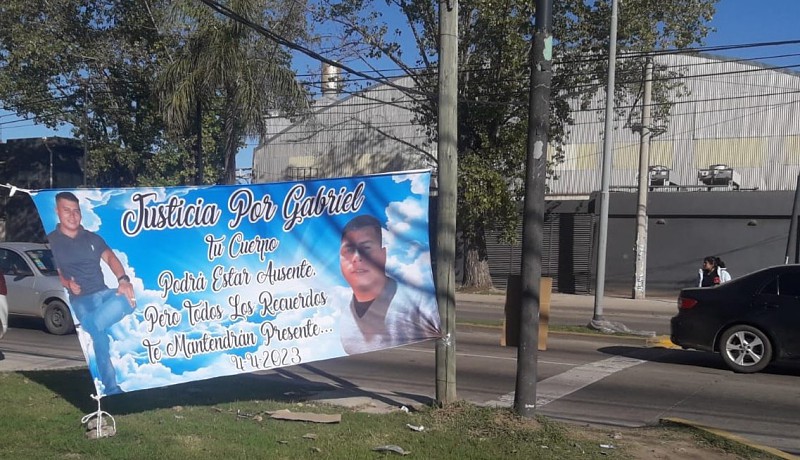 Red__Accion's tweet photo. #Tigre Movilización en reclamo de justicia por Gabriel Duarte
Este viernes 12 a las 17.30hs en el barrio #LasTunas de #Pacheco (#Tigre) movilizan al Destacamento Policial (Av. Constituyentes 2901), en reclamo de justicia para #GabrielDuarte. https://t.co/mMbIKQr2ZQ Por @LaErnes https://t.co/hLqckiYoFQ