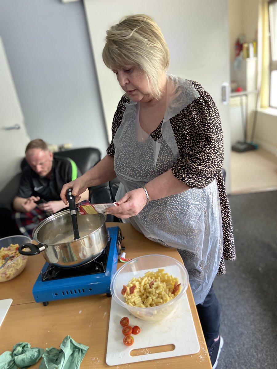 maryhillextra's tweet photo. Todays cooking group at @aspireincuk Garscube Road service, we made homemade mac n cheese, it tasted as good as it looks😋We had someone who couldnt have cheese and changed it up for a tomato pasta which just looked as good😍
#cookingonabudget #lifeskills #supportlocalcommunity https://t.co/8yoBwGmVJb