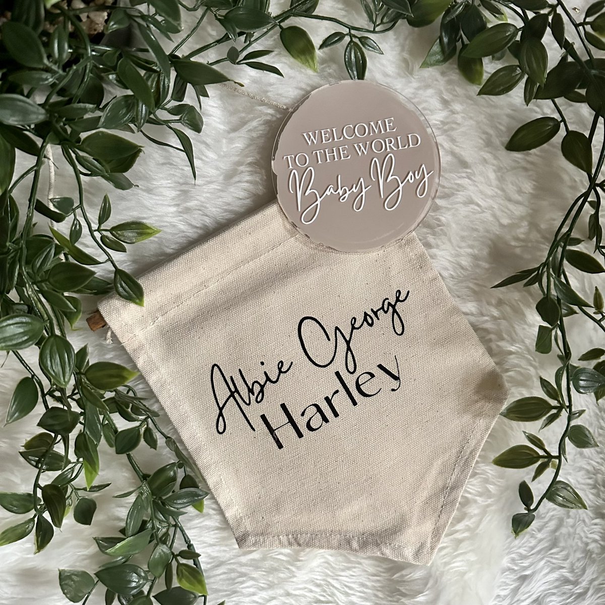 WELCOME TO THE WORLD BABY BOY 🤍✨🌿👶🏼

All the neutral tones for baby Albie 🤍
I love being part of your special announcements and knowing your secrets too 🤍

#babyannouncement #ohbaby #newarrival #shopsmall #SmallBusiness