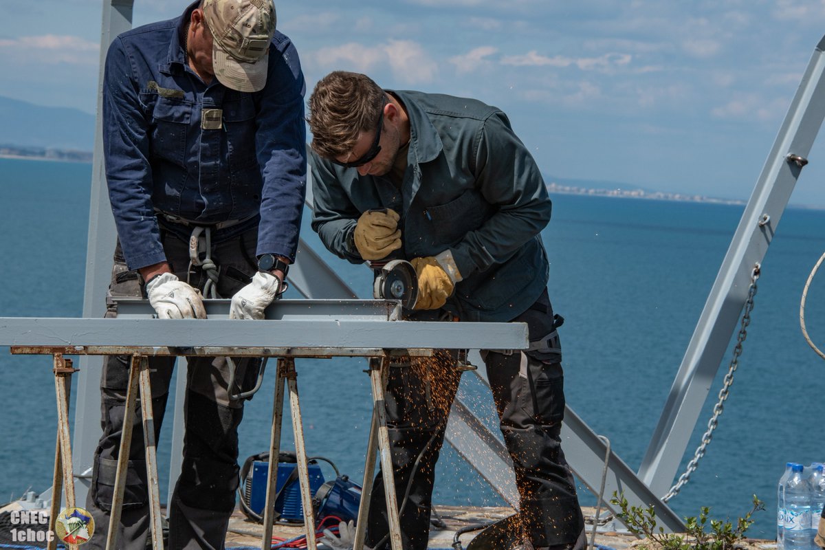 CNEC1CHOC's tweet image. Après la construction en mars dernier d’infrastructures de préparations  opérationnelles à TAHITI, l’équipe de l’atelier pistes du @CNEC1CHOC a travaillé, ces  dernières semaines, sur les pistes d'audace de Collioure et de Béar. 
#ALaHauteur #EnPointeToujours @COM_E2CIA