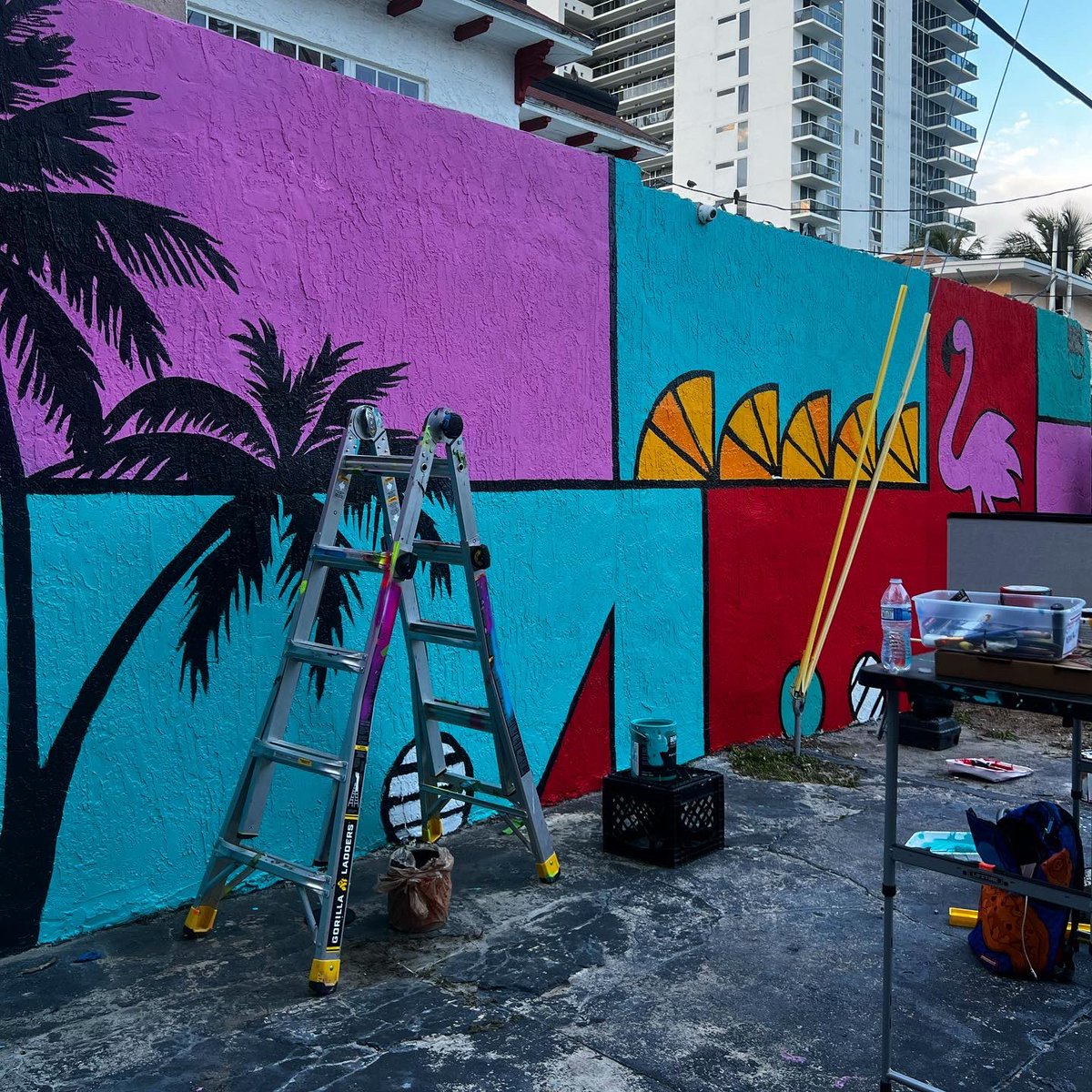Mural I painted last week 🌴💗✨ #miami #305 #murals