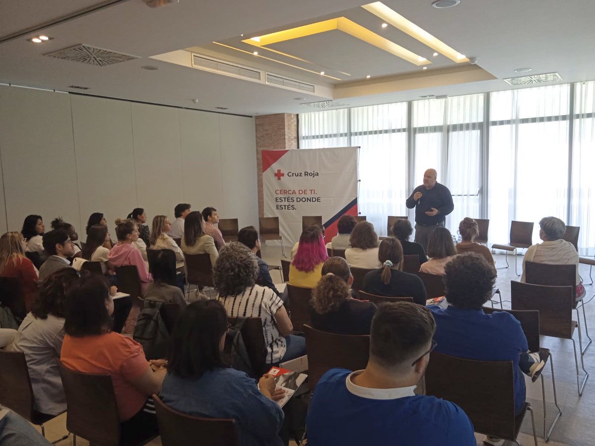 [#Empleo] 💼
La jornada empresarial sobre empleo blanco organizada por el proyecto #RetoSocialEmpresarial de Cruz Roja en #AlcazarDeSanJuan ha contado con la participación de más de cien personas que han dialogado sobre los temas más candentes del sector
#PlanEmpleoCruzRoja