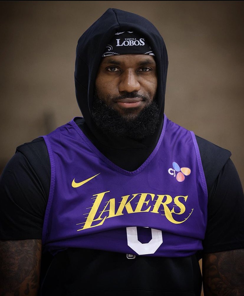 ElSpaceGizzy's tweet photo. @Slick_Majestic @ThContrarian Lakers in 6 https://t.co/CVKqAHIJzJ