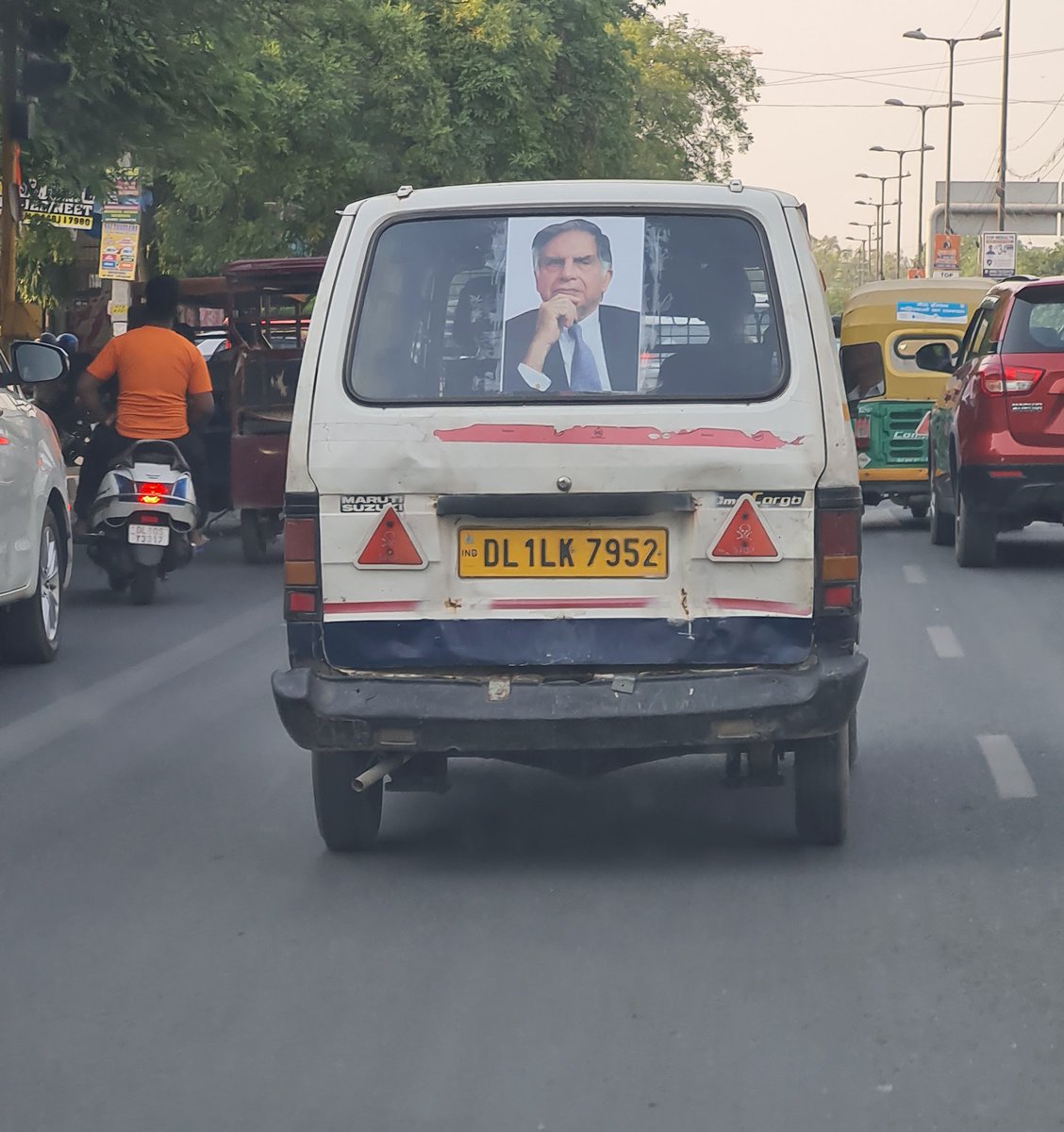 cozmandyis's tweet photo. A common citizen who may hv got choice of his  hero right...on being asked why him..... 'I really like him' &amp; why not drive a Tata... a simple can't afford it #Inspirationalleaders @RNTata2000 @anandmahindra @pawanmunjal @GoenkaPk https://t.co/XmmFYsSa0G