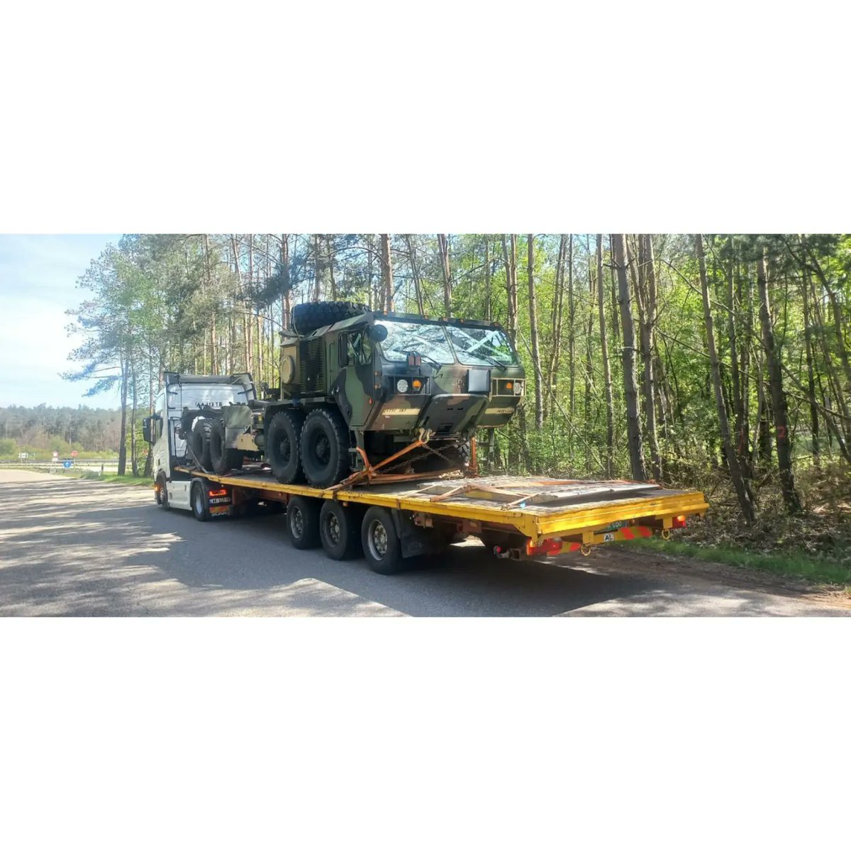 ShaShega's tweet photo. Special care for your special cargo 💪🙌👏

#shegatrans #international #transport  #oversizedtransport #europeoversizedtransport #cargo  #LOADING  #exceptional #road #successfully #bestcompany https://t.co/0b3S7T8GqV