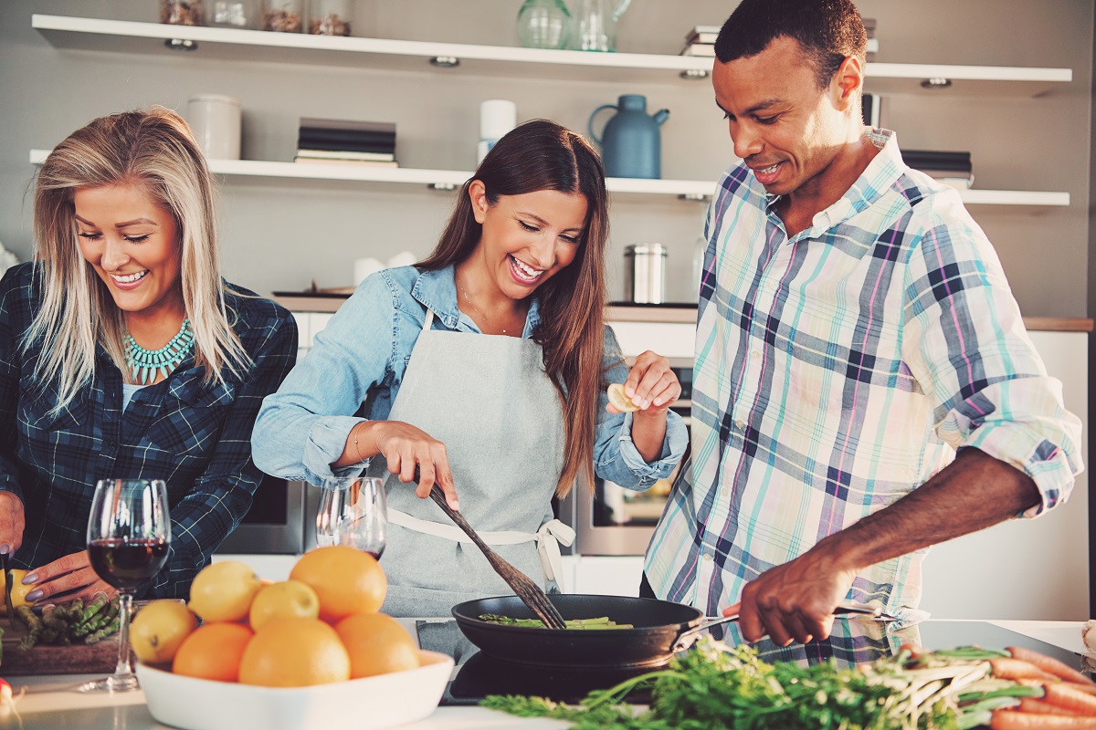 missbatesrealty's tweet photo. Do you prefer an open, inviting kitchen space or are you the one that screams "Get Out of My Kitchen!"? https://t.co/iykGtOJHqF https://t.co/LK0nnKuOxQ