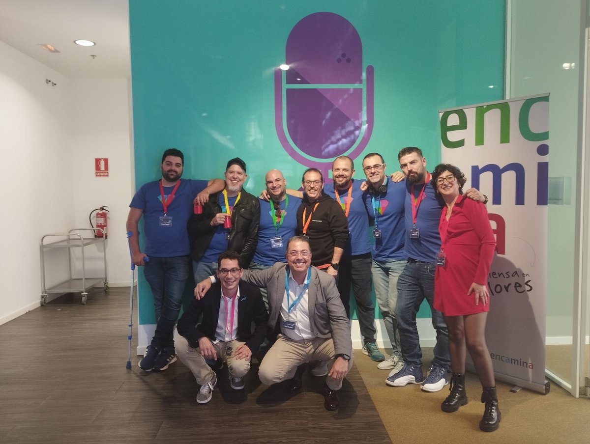 ENCAMINA's tweet photo. El equipo (casi) completo del #OpenAIHack montando eventazo en  @MicrosoftES 🔥💪. @dzapic0 @rliberoff @pirisborja @sparraguerra @adiazcan @saintwukong @D_Vid_45 @IreneOtero_ @nachodm92 y @tonireinon. https://t.co/AMe3AEVthP