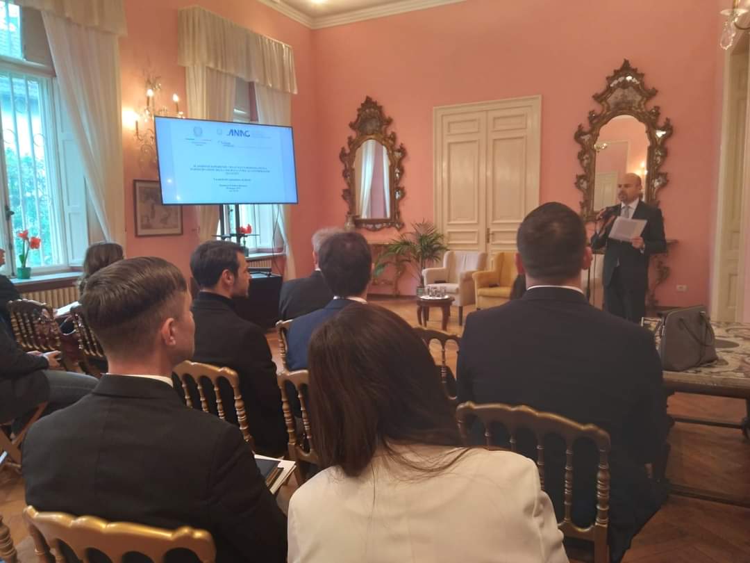 _AlfredoDurante's tweet photo. 🇮🇹🇹🇩 exchange of experiences with CSO on role civil society for integrity and RoL. Focus whistleblowers protection
#ANAC
#PremioGiorgioAmbrosoli
#UNCACCoalition
#transparencyinternationalromania
#FunkyCitizens
#CentrulpentruJurnalism Independent
#SyenepentruEducatie
#eLiberare https://t.co/a1U9a38MBw