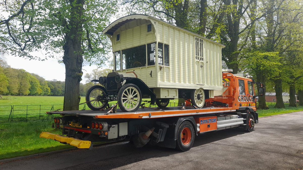 CrouchRecovery's tweet photo. We were asked recently to carry out a movement on one of the oldest motor homes in history! 🚚

#vehiclemovements #history https://t.co/FLWK5fBFk0