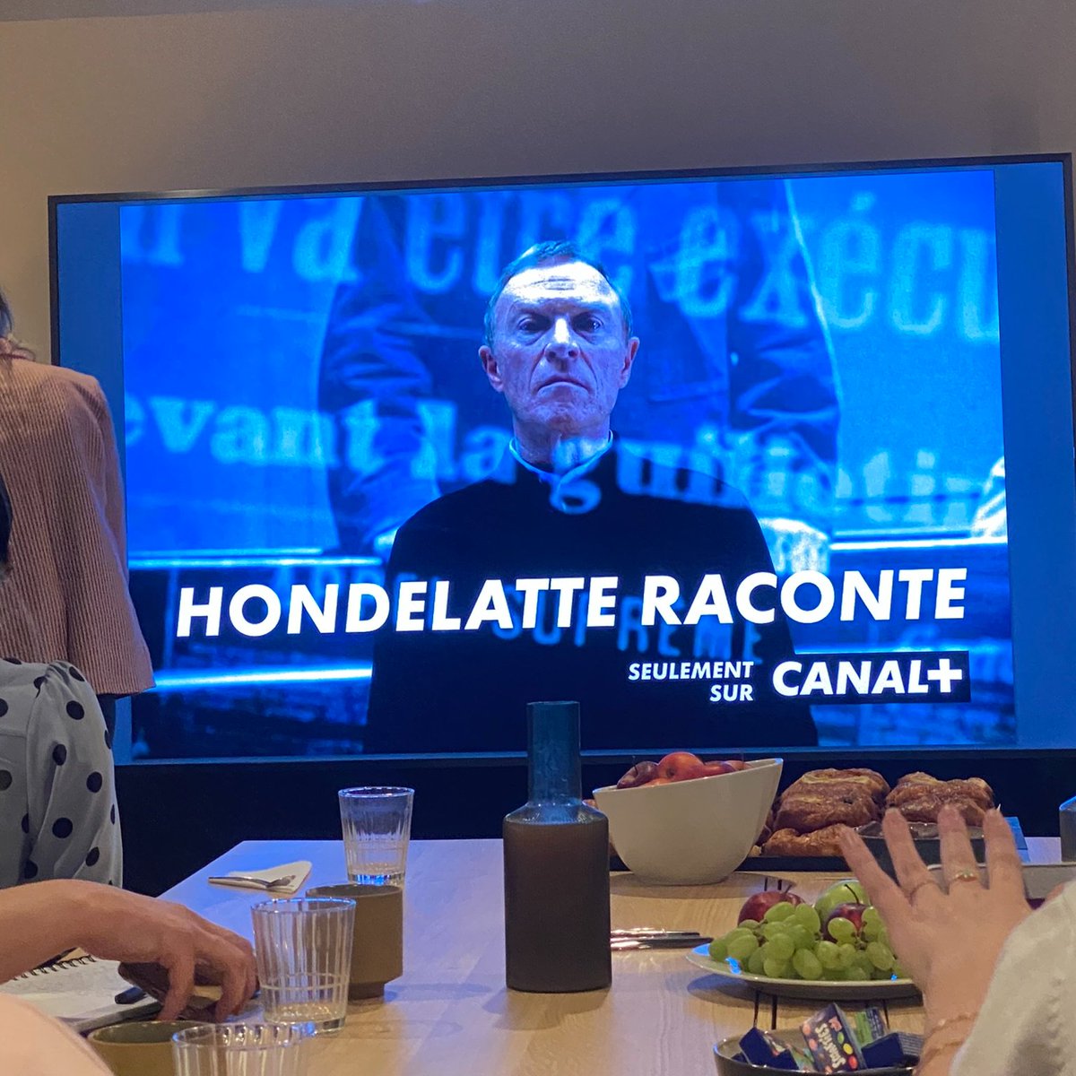 #JeudiPolar Ce samedi, débute sur <a href="/canalplus/">CANAL+</a> l'adaptation du podcast @HondelatteRac en série !

Il y a quelques semaines, l'équipe BePolar était
conviée à l'avant-première du premier épisode. On te
garantie que c’est top !

<a href="/europe1/">Europe 1</a>