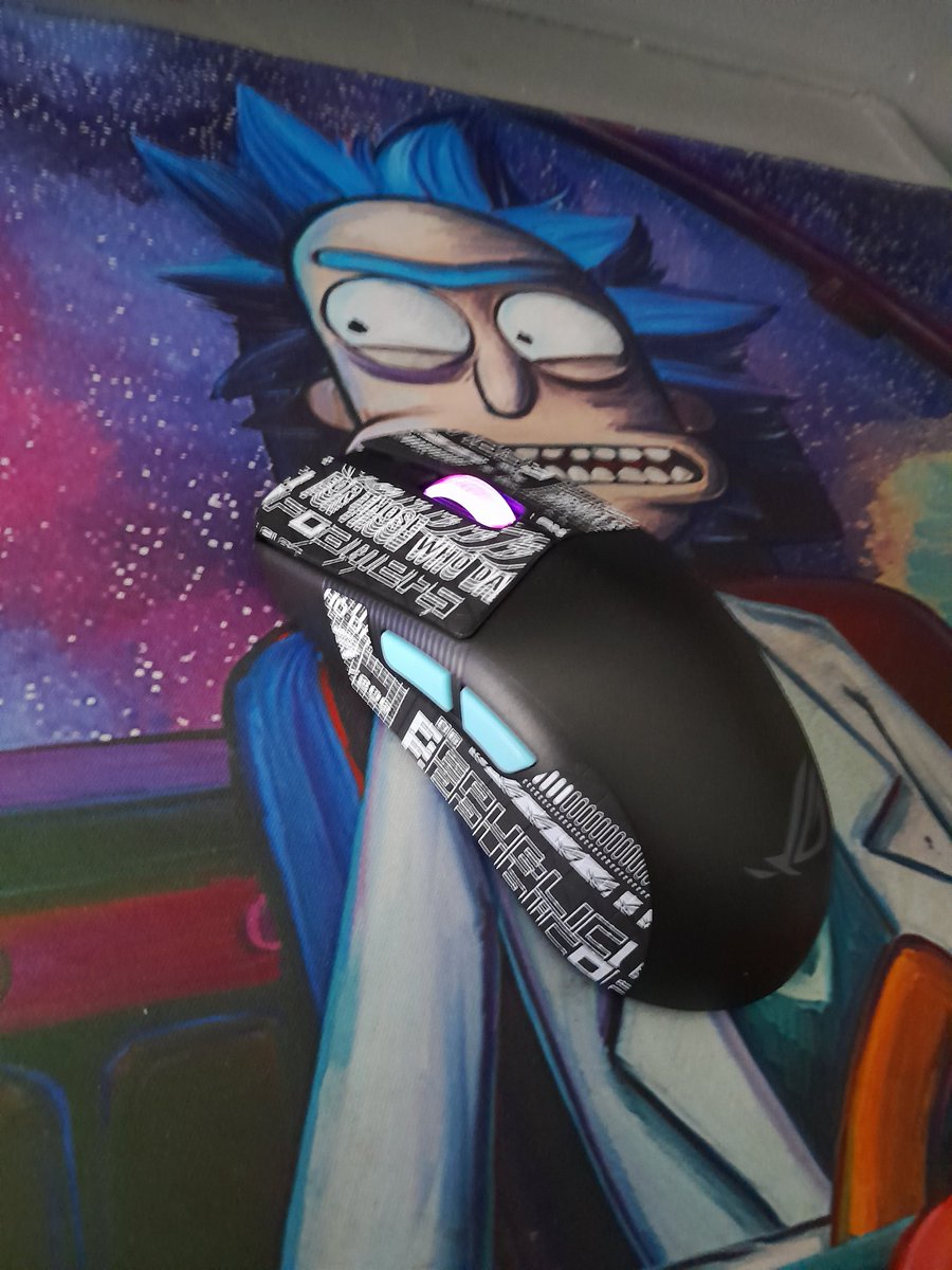 Guavafps's tweet photo. Oooo new mouse I'm also live on https://t.co/gcAs9oR7l2 https://t.co/BhvyMnuEek