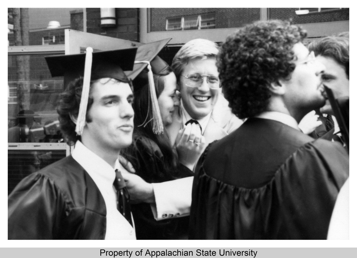 AppStateCAS's tweet photo. It's the final #ThrowbackThursday of the academic year!
These photos show students at the 1979 @appstate commencement ceremony, held in Varsity Gymnasium. 🎓
#TBT #AppState #AppStateCAS https://t.co/e9XYtUT0jL