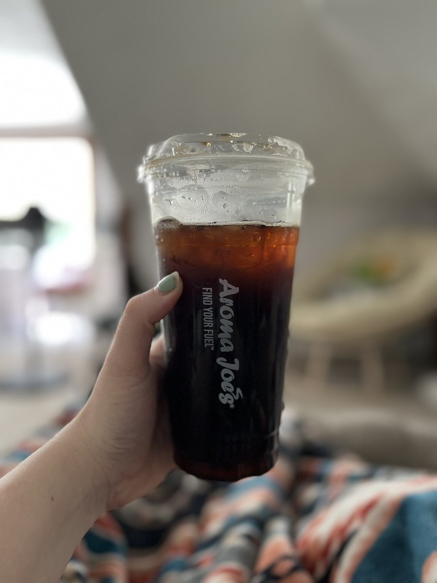 SweeeetCaroline's tweet photo. Thank you @AromaJoesCoffee for helping this new mom stay energized #findyourfuel #aromajoes https://t.co/KiXJnmU7HY