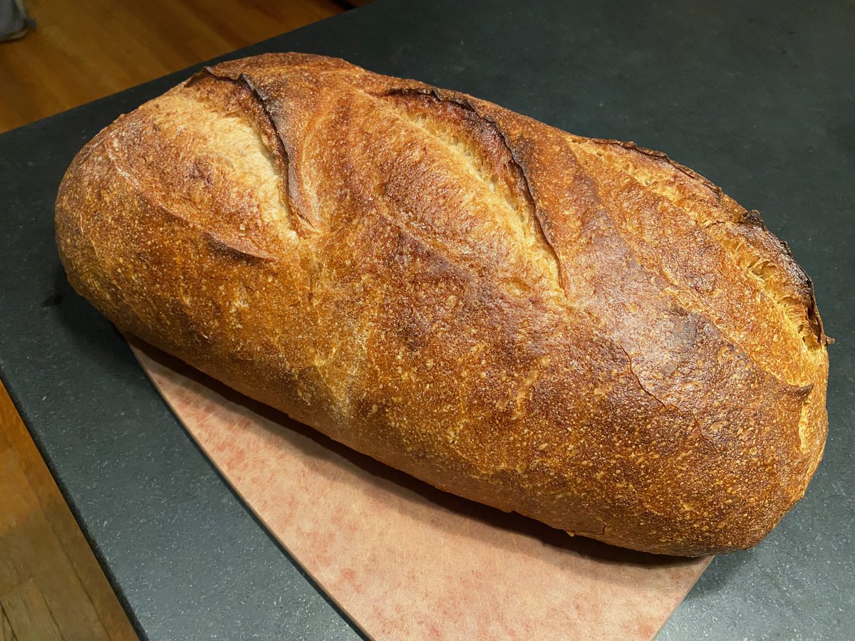 TomCatBakery's tweet photo. 🧑‍🍳👩‍🍳 Chefs - Have you tried our Northeast Heirloom Sourdough? It's a lot of bread, but it's soooo good.😻 https://t.co/oeybY0OwU2 #nycbakery #artisanbread https://t.co/aBJEq3bKV5