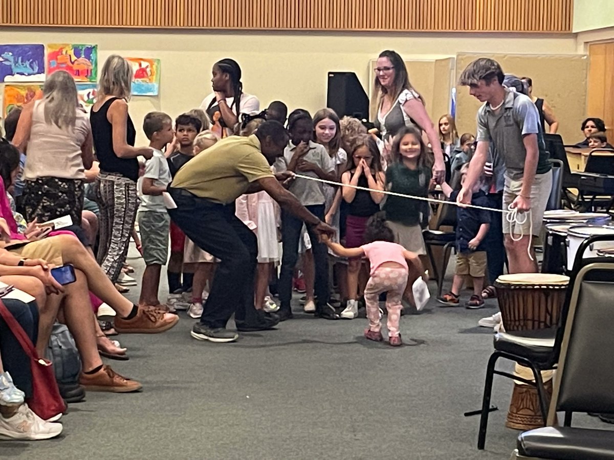 OurSaviorFLsch's tweet photo. Part 2 - #osls Fine Arts Festival! #livelove #golivelove #finearts #music #stem https://t.co/zXdqf2ET8s