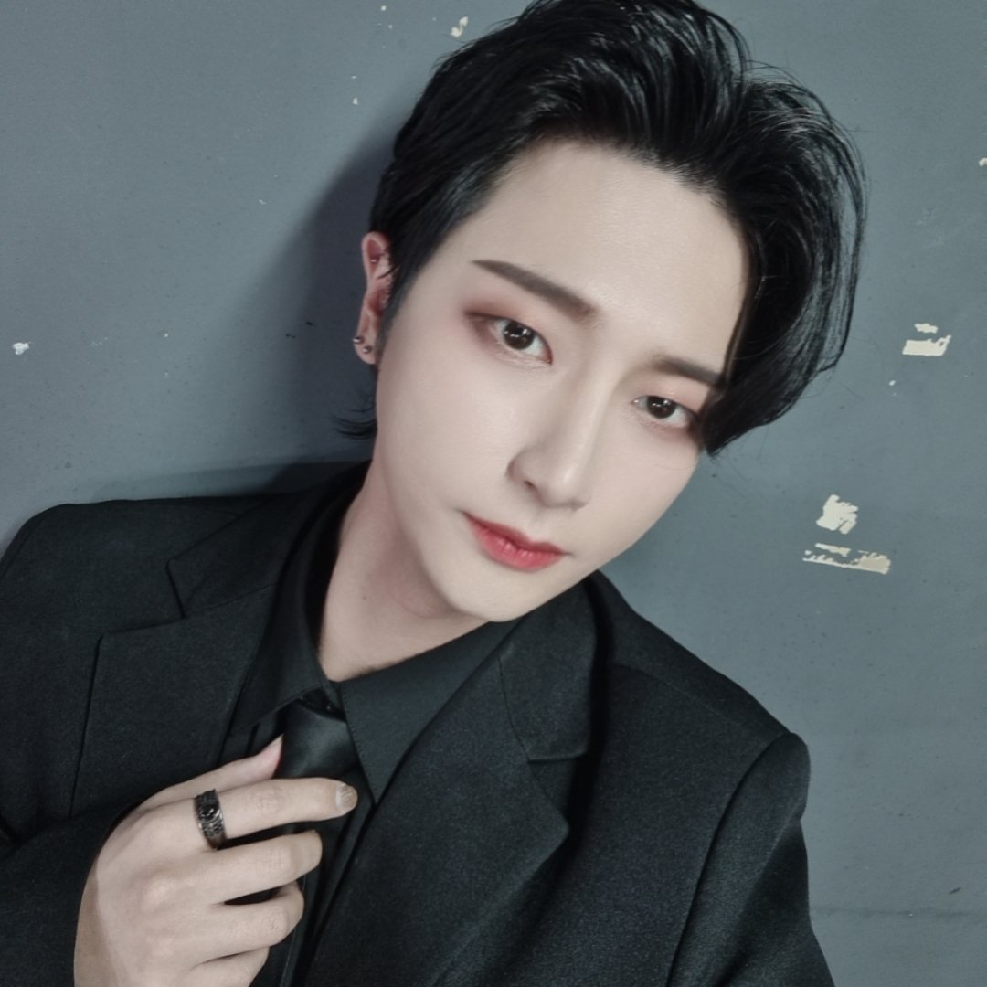 jun0xo's tweet photo. 私のすべてを君と一緒にしたい🖤 https://t.co/JvrlkuLSYD