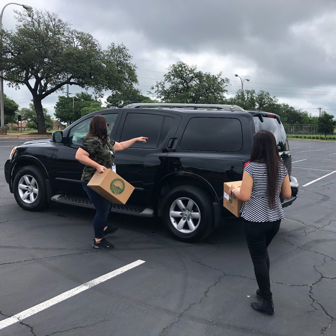 🙏 Big thank you to The Common Market for partnering with us to deliver 4,800+ lbs of fresh food to Austin families! Together, we're supporting local families, local #agriculture + #healthyfood access in our #community. @CommonMkt #atx #austintexas #austintx #austinlife